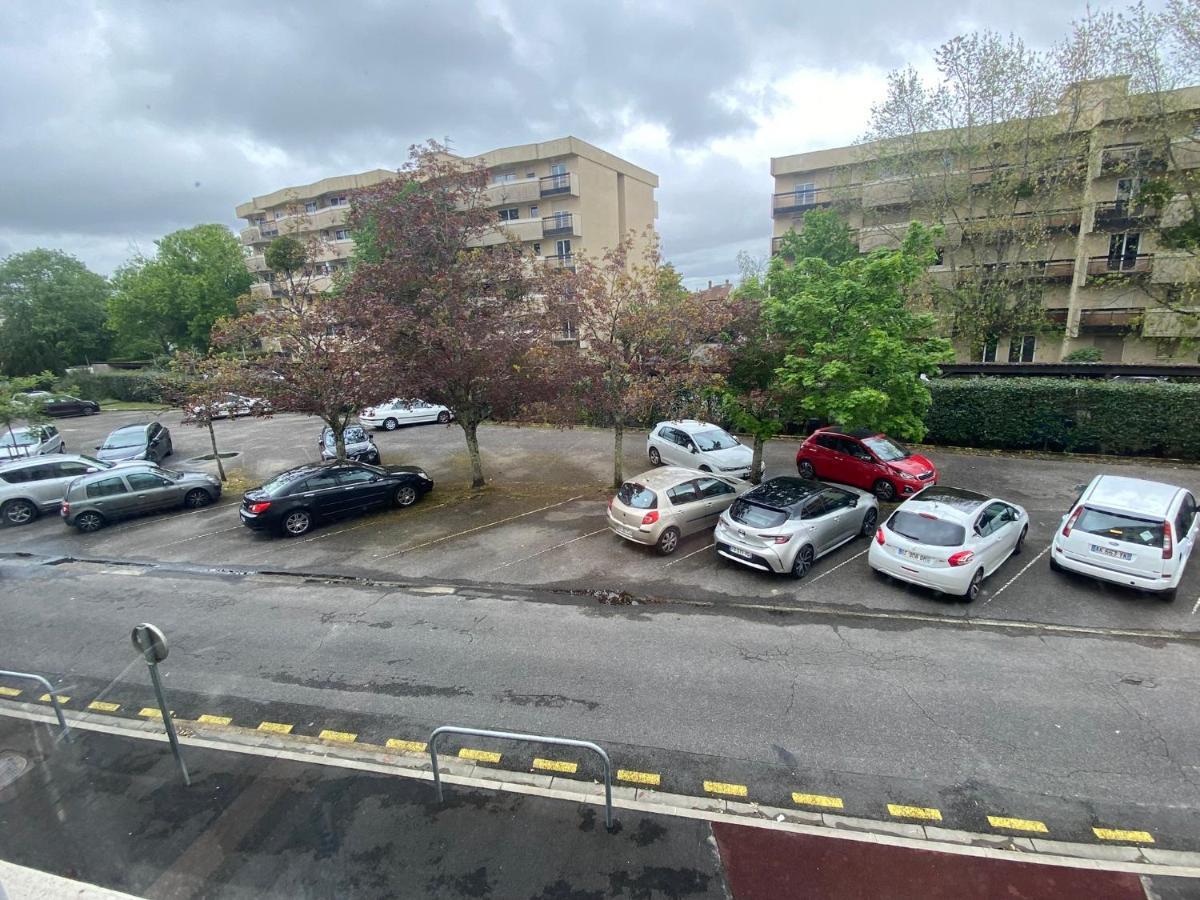 Superbe Appartement Au Calme Avec Parking Gratuit. Mérignac Esterno foto